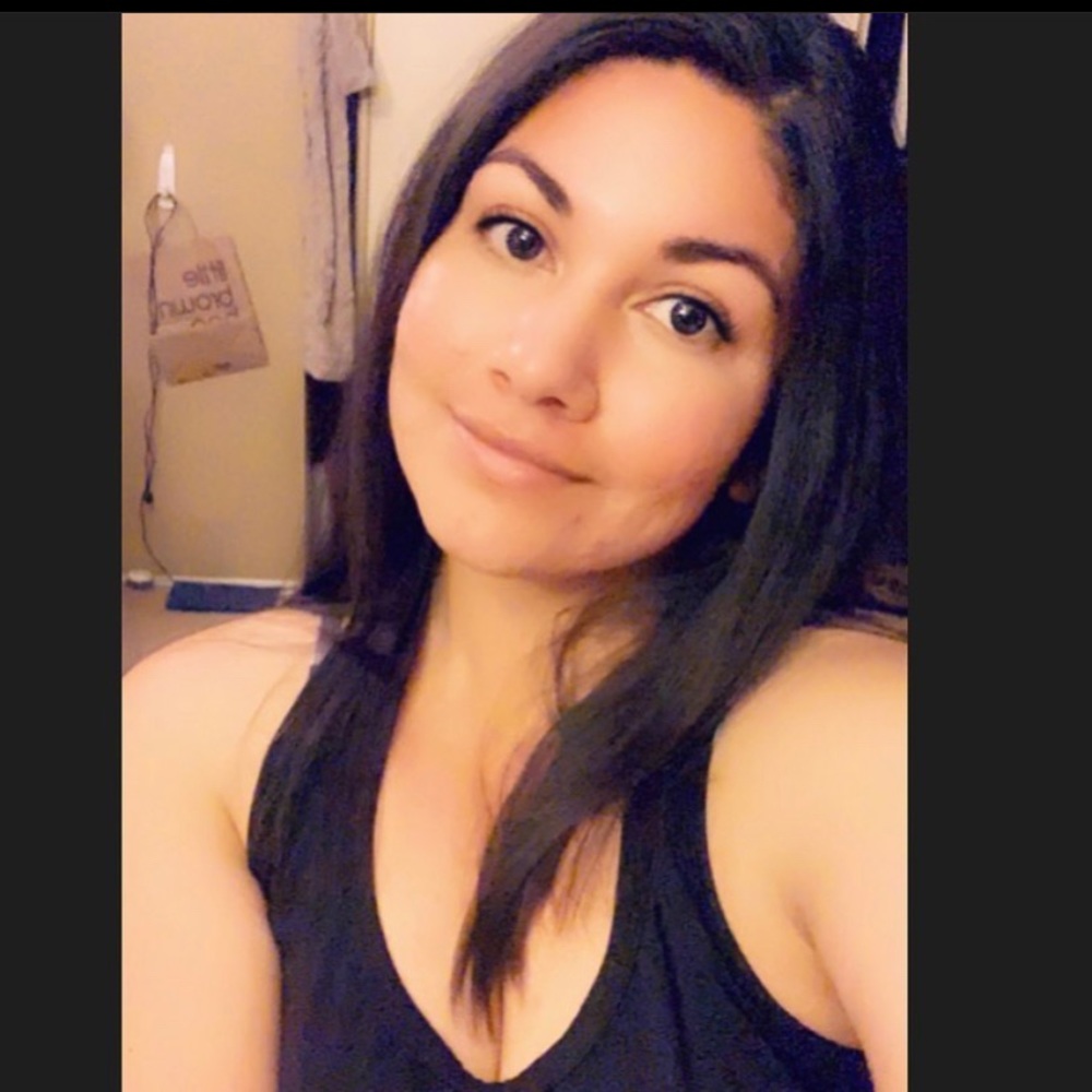 Meet your Posher, Cynthia